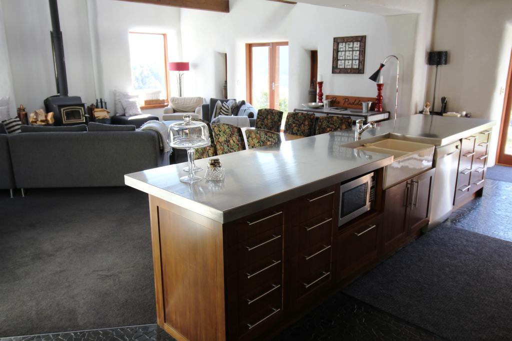 Arthurs Point The Paddock Straw Bale Luxury Holiday House חדר תמונה