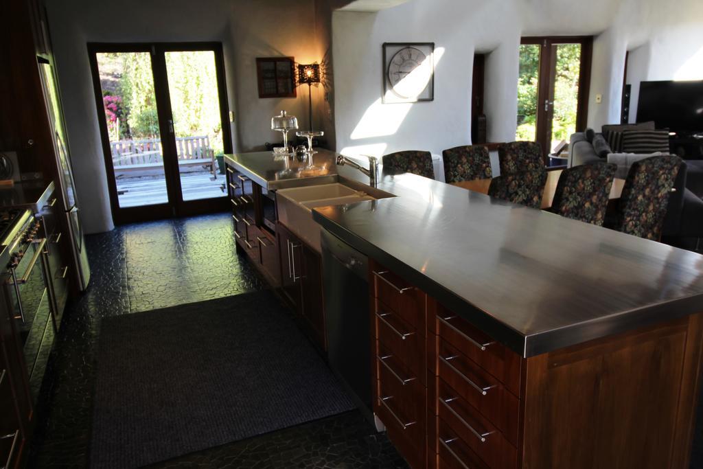 Arthurs Point The Paddock Straw Bale Luxury Holiday House חדר תמונה