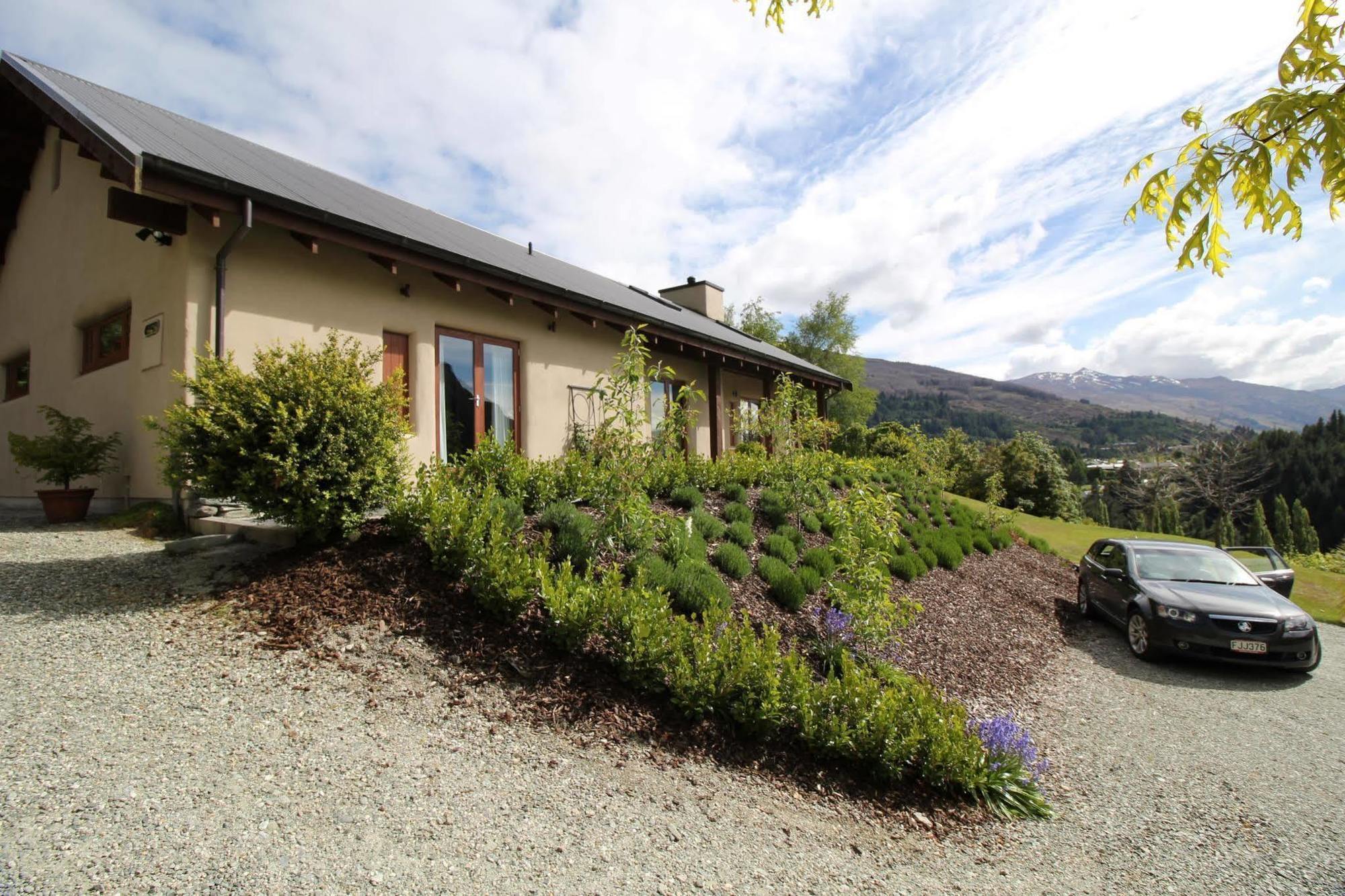 Arthurs Point The Paddock Straw Bale Luxury Holiday House מראה חיצוני תמונה